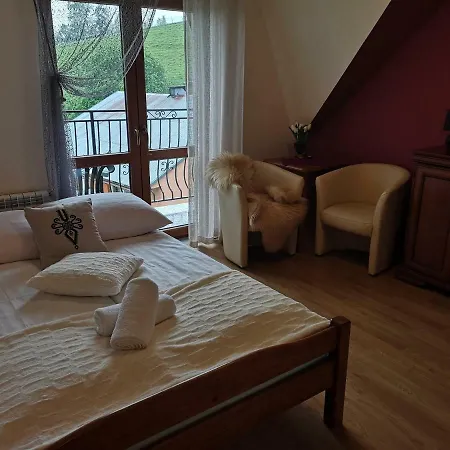 Goscinne Pieninska Parzenica Mizerna